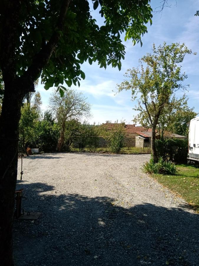 Villa La Poste Saulgond Extérieur photo