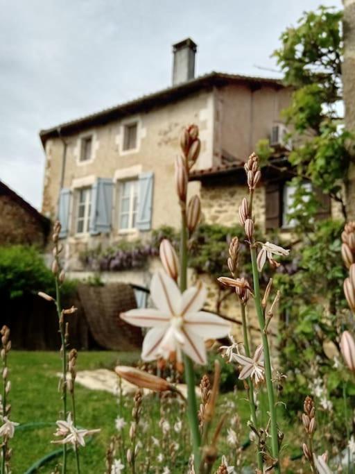 Villa La Poste Saulgond Extérieur photo