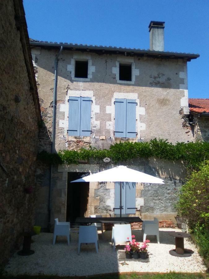 Villa La Poste Saulgond Extérieur photo